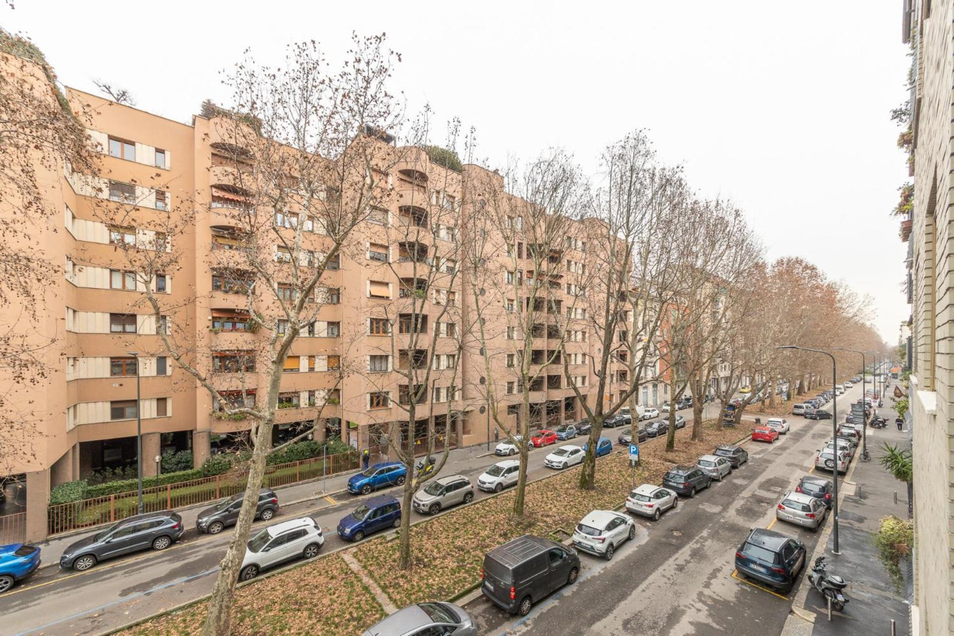 Modern And Comfortable In Cenisio Area Apartment Mailand